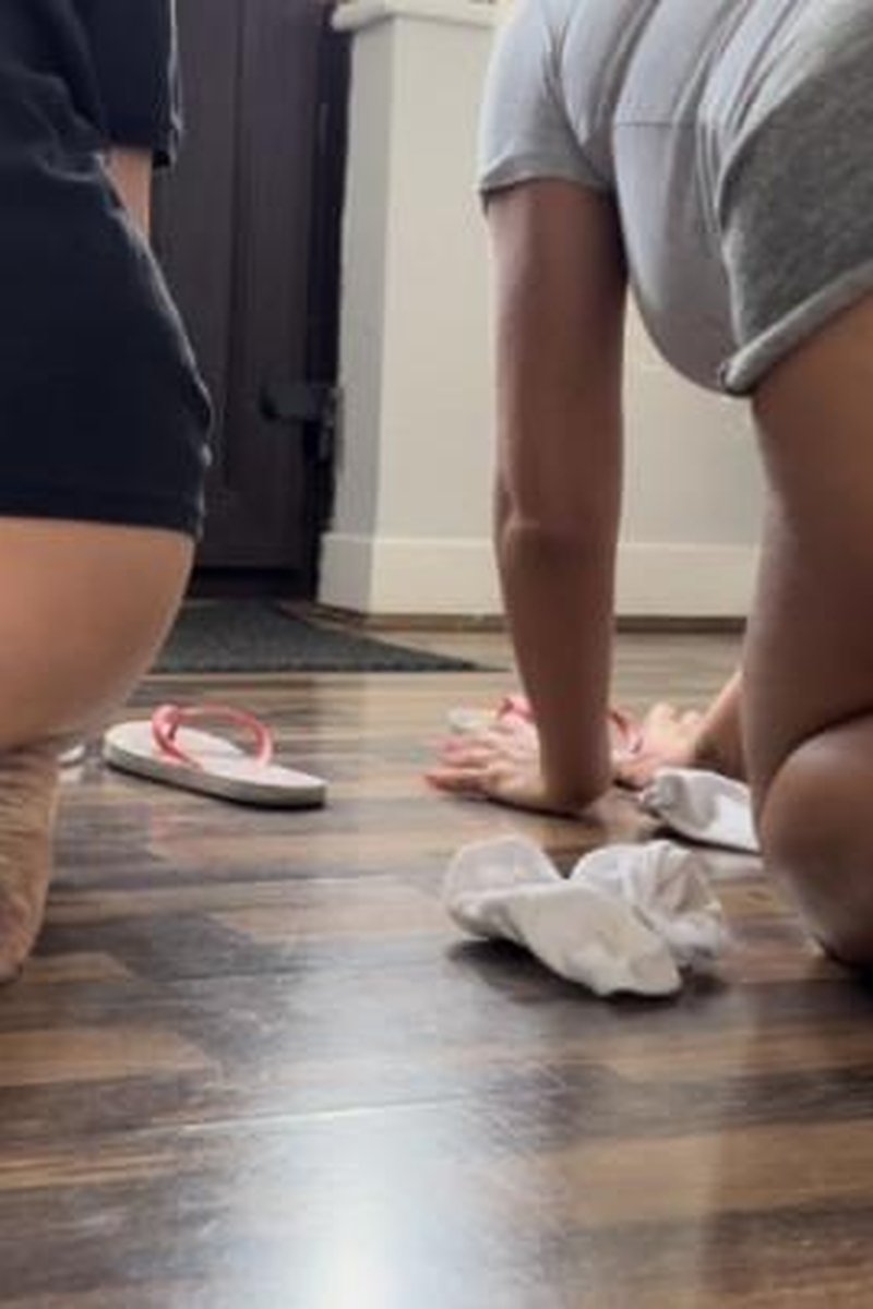 Housekeeping - Screenshot 1 of 4 - Foot Fetish