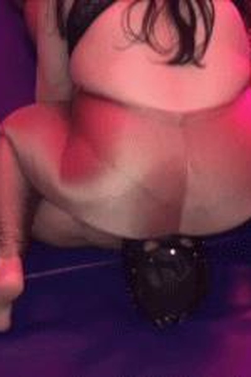 Squashed By Ass - Screenshot 1 of 4 - Ass Smothering