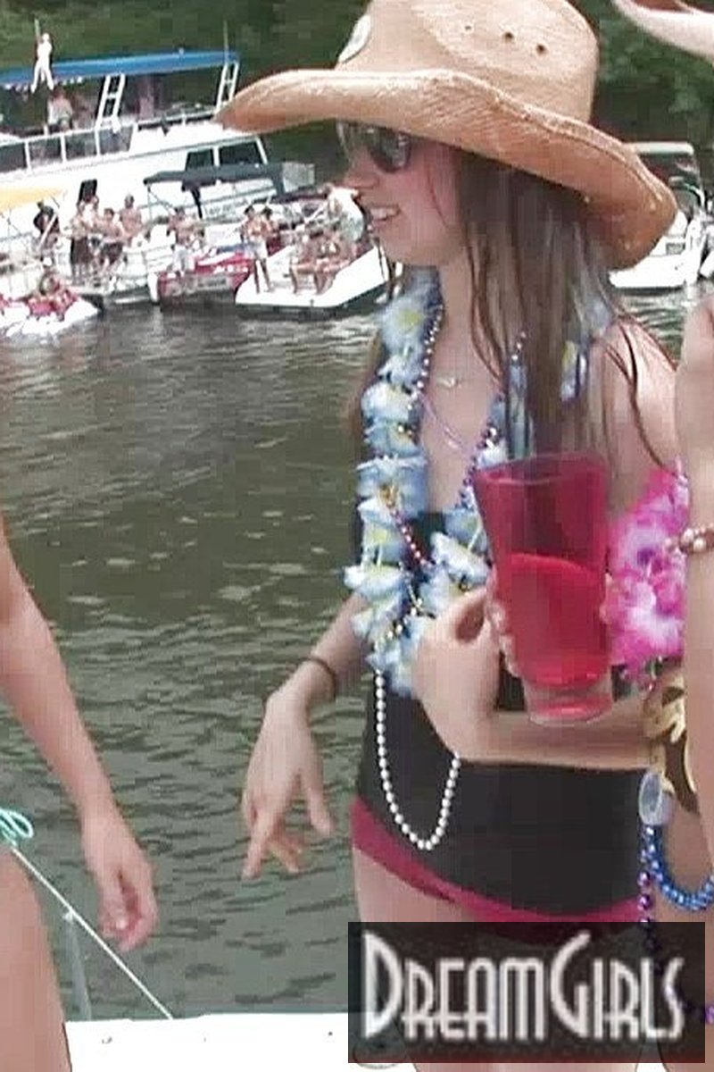 Teasing Turns Into Girl-on-Girl Sex Fest on the Party Boat - Screenshot 1 of 4 - Amateur