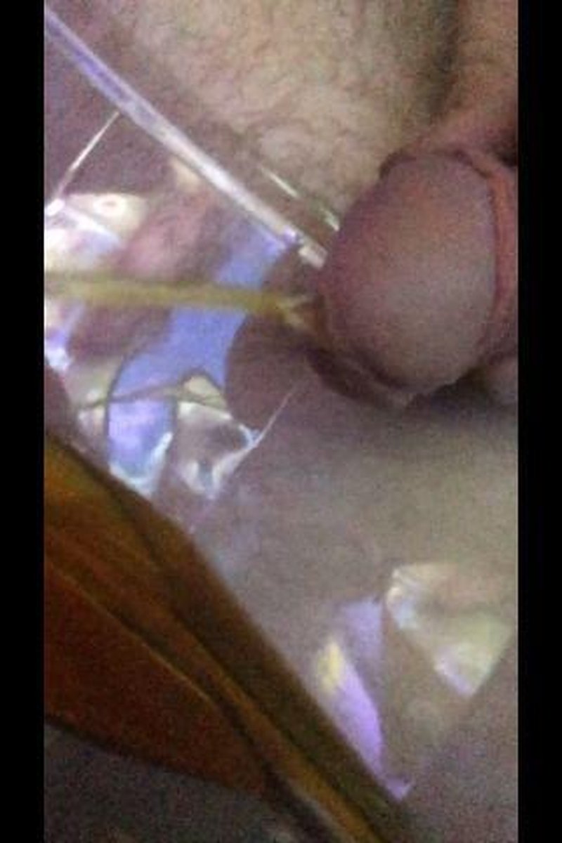 Urinating - Screenshot 1 of 4 - Cock Play