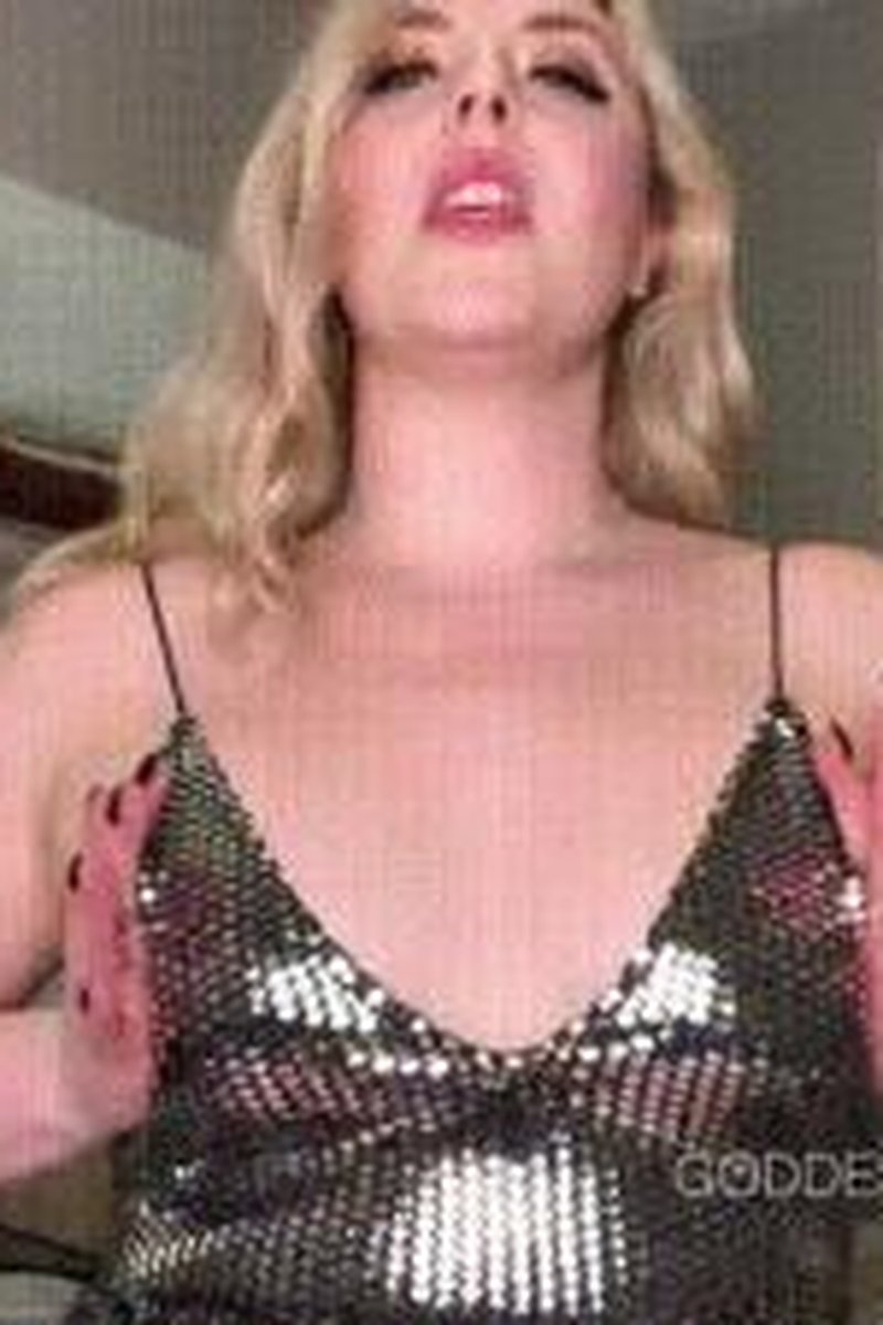 Greedy Goddess Wants It - Screenshot 1 of 4 - Domination