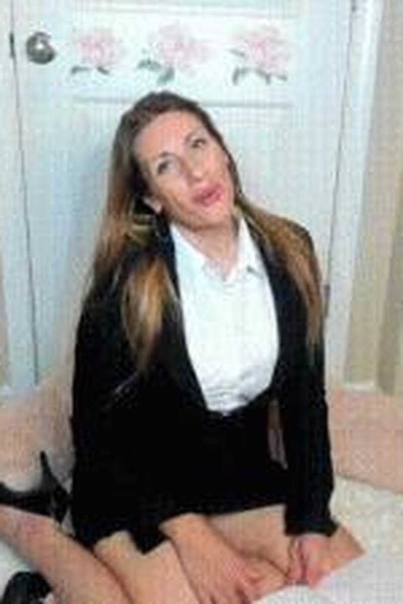Homewrecking Bossy Bratty Bitch Office Dom - Screenshot 1 of 4 - Business Woman