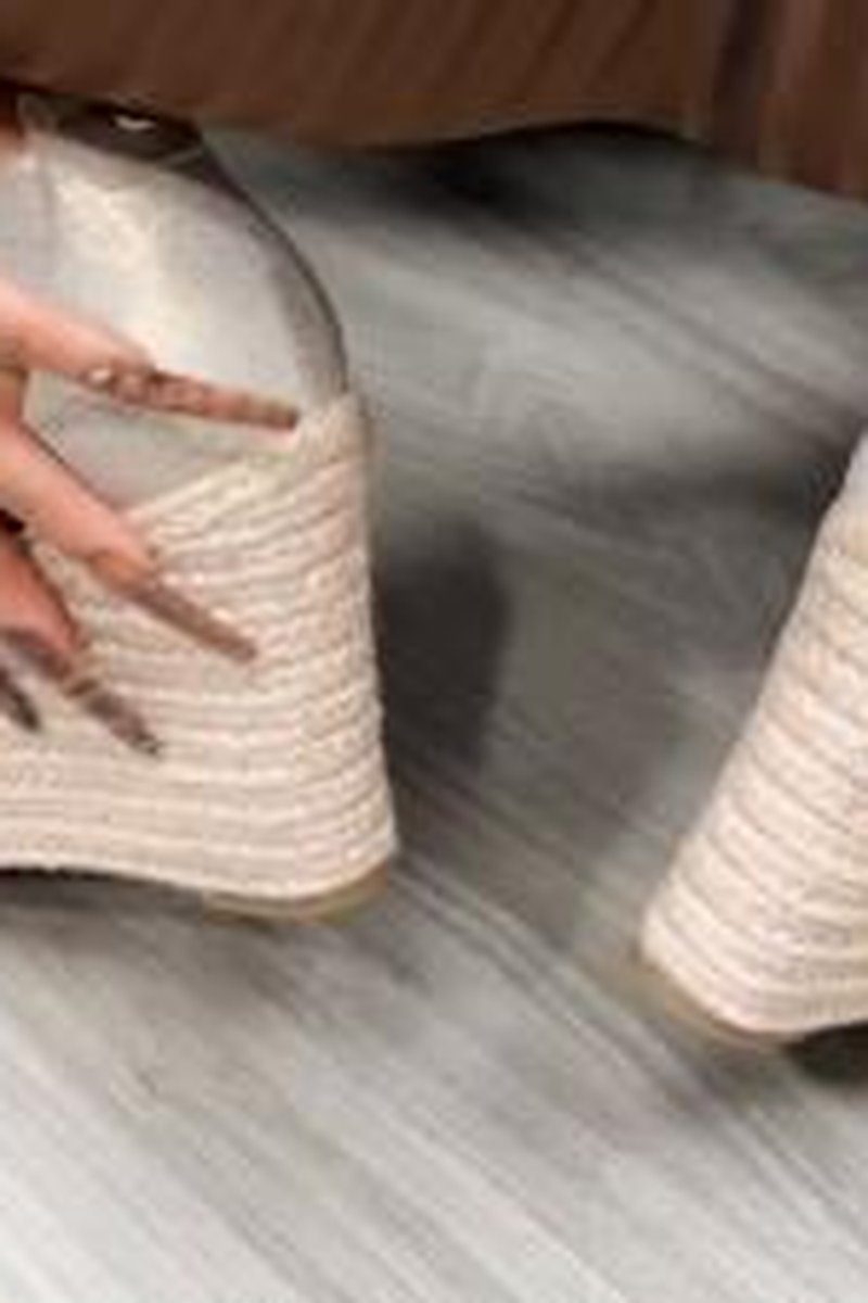 Soles Addiction - Screenshot 1 of 4 - BBC