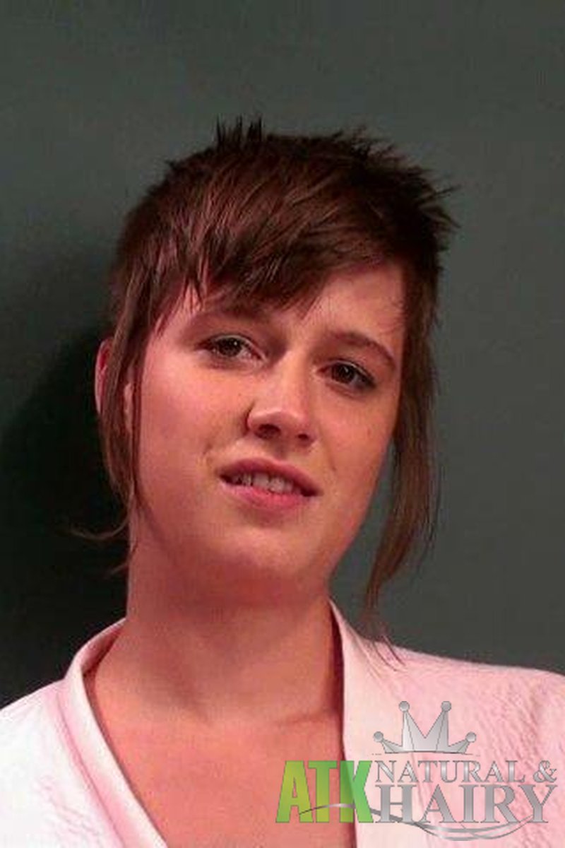Jane - Watersports - Screenshot 1 of 4 - Brown Hair
