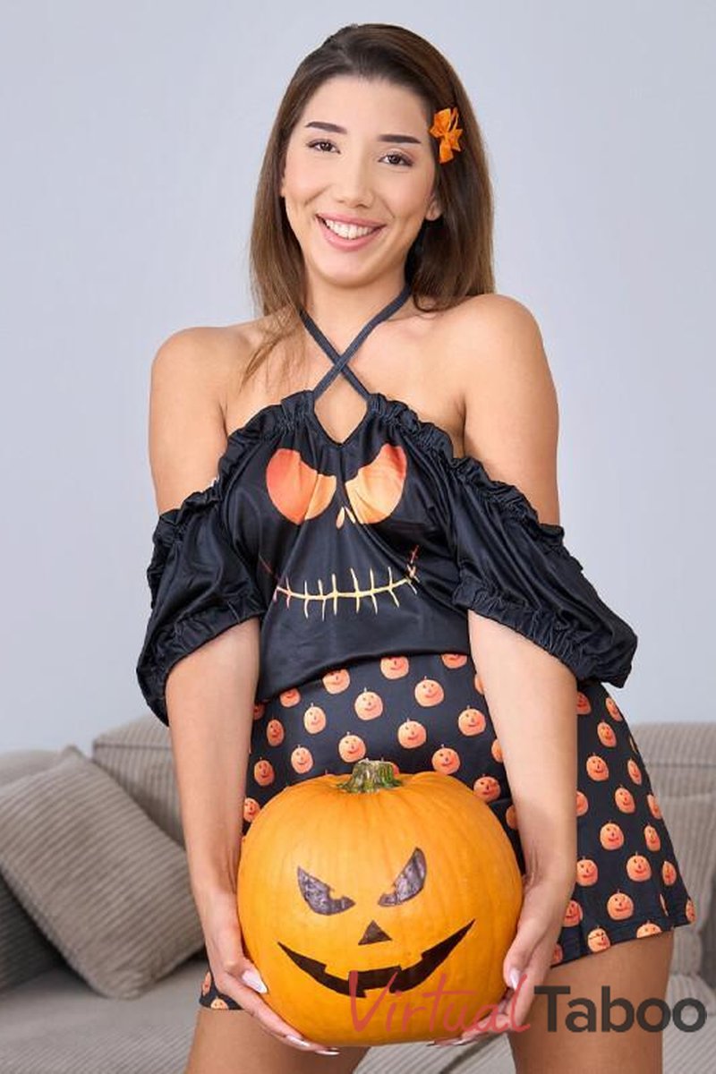 Bye, Bye, Halloween - Screenshot 1 of 4 - Brown Hair