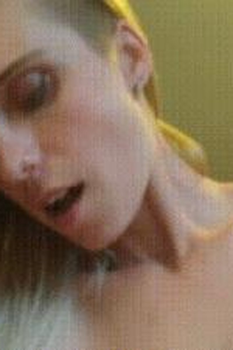 Handle With Care - Screenshot 1 of 4 - Blowjob