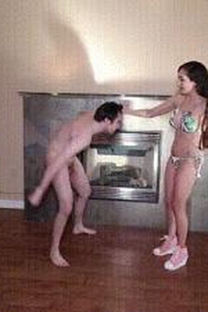 Bikini Ballbusting - Screenshot 1 of 4 - BDSM