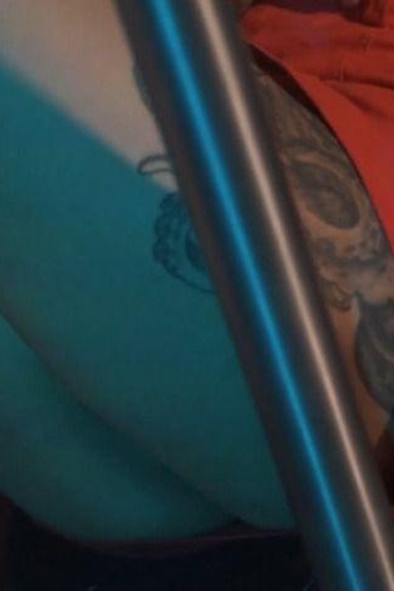 Pole Dance - Screenshot 1 of 4 - Black
