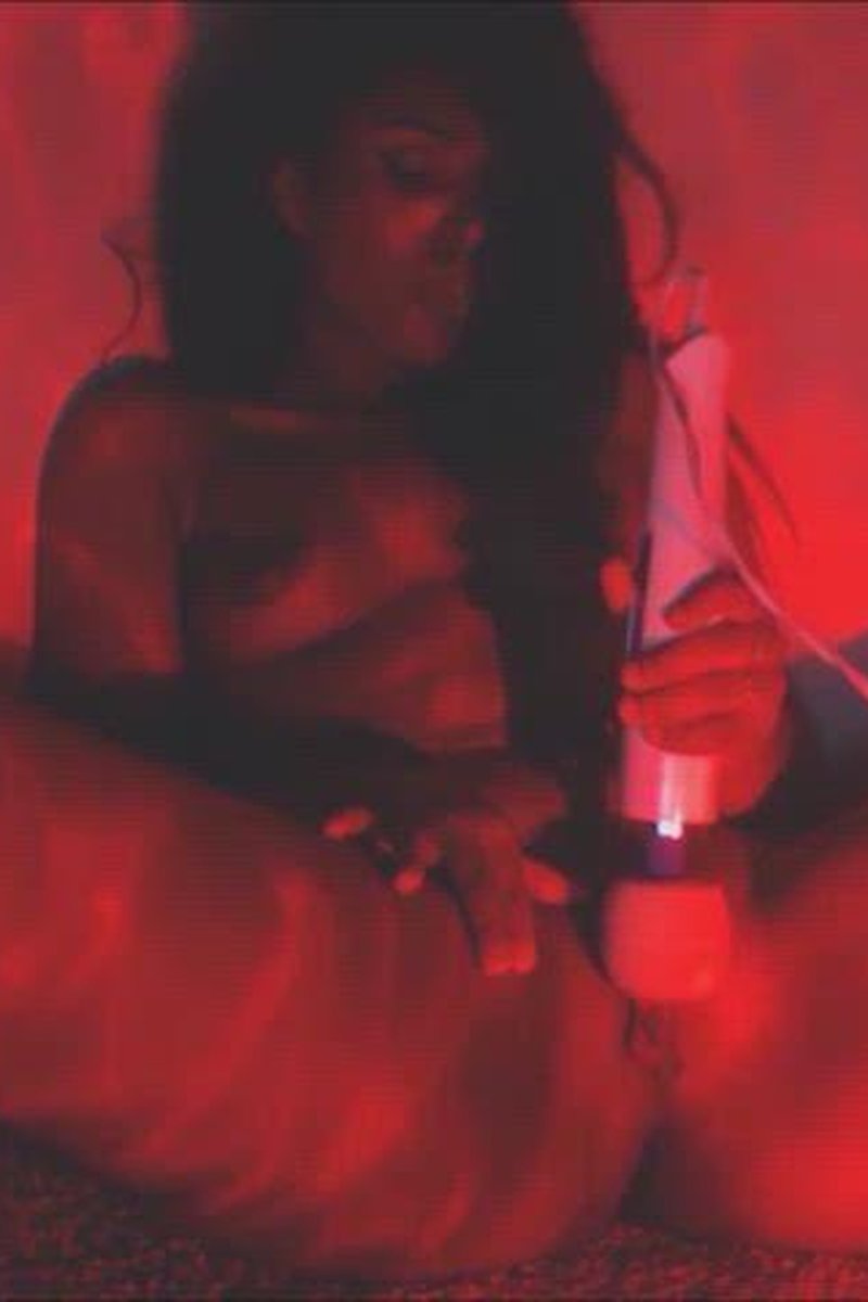 Crimson - Screenshot 1 of 4 - Sasha Raee