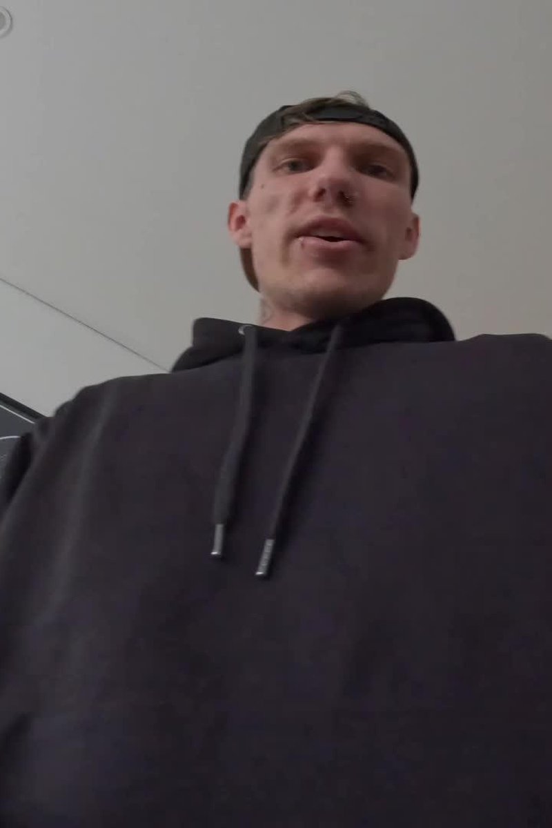 Aaron- Shrinking (POV Shrinking) - Screenshot 1 of 4 - Foot Fetish
