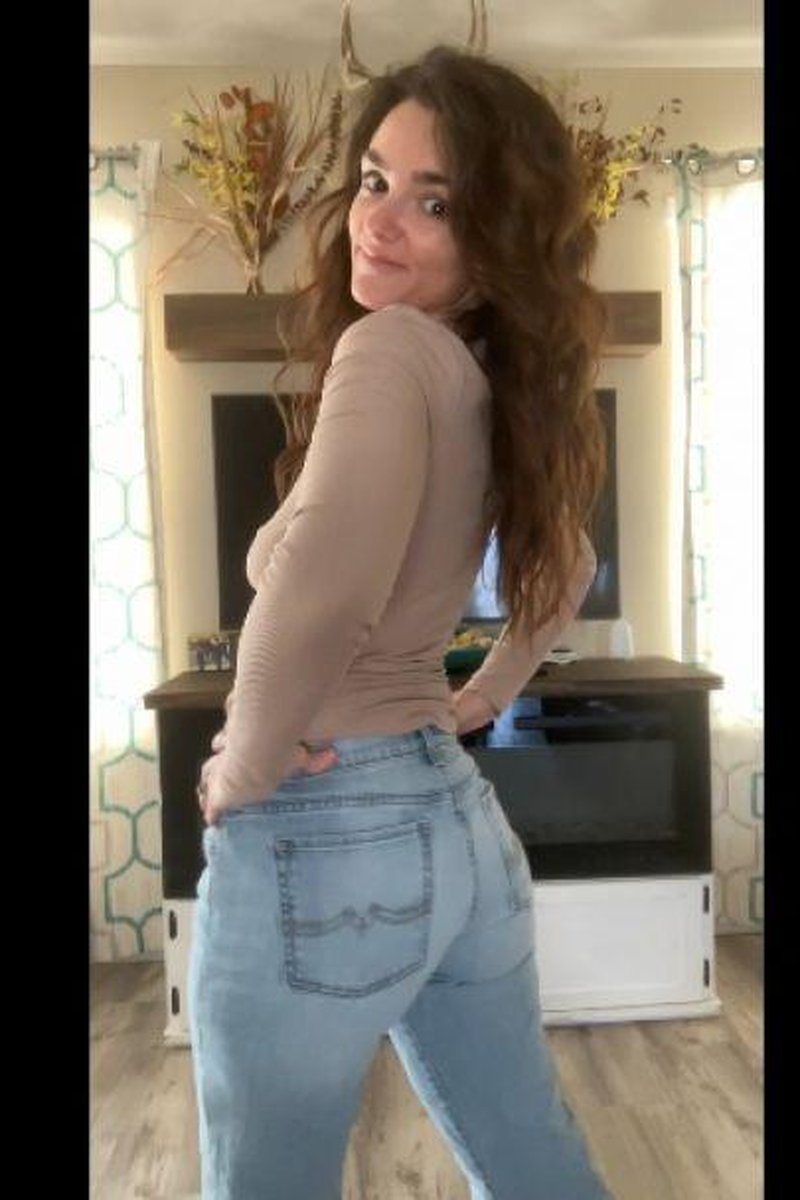 Booty Show Off - Screenshot 1 of 4 - Ass Fetish