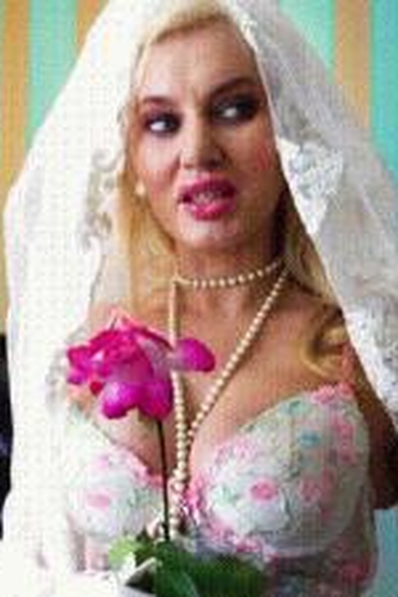 Marry Me - Screenshot 1 of 4 - Bride