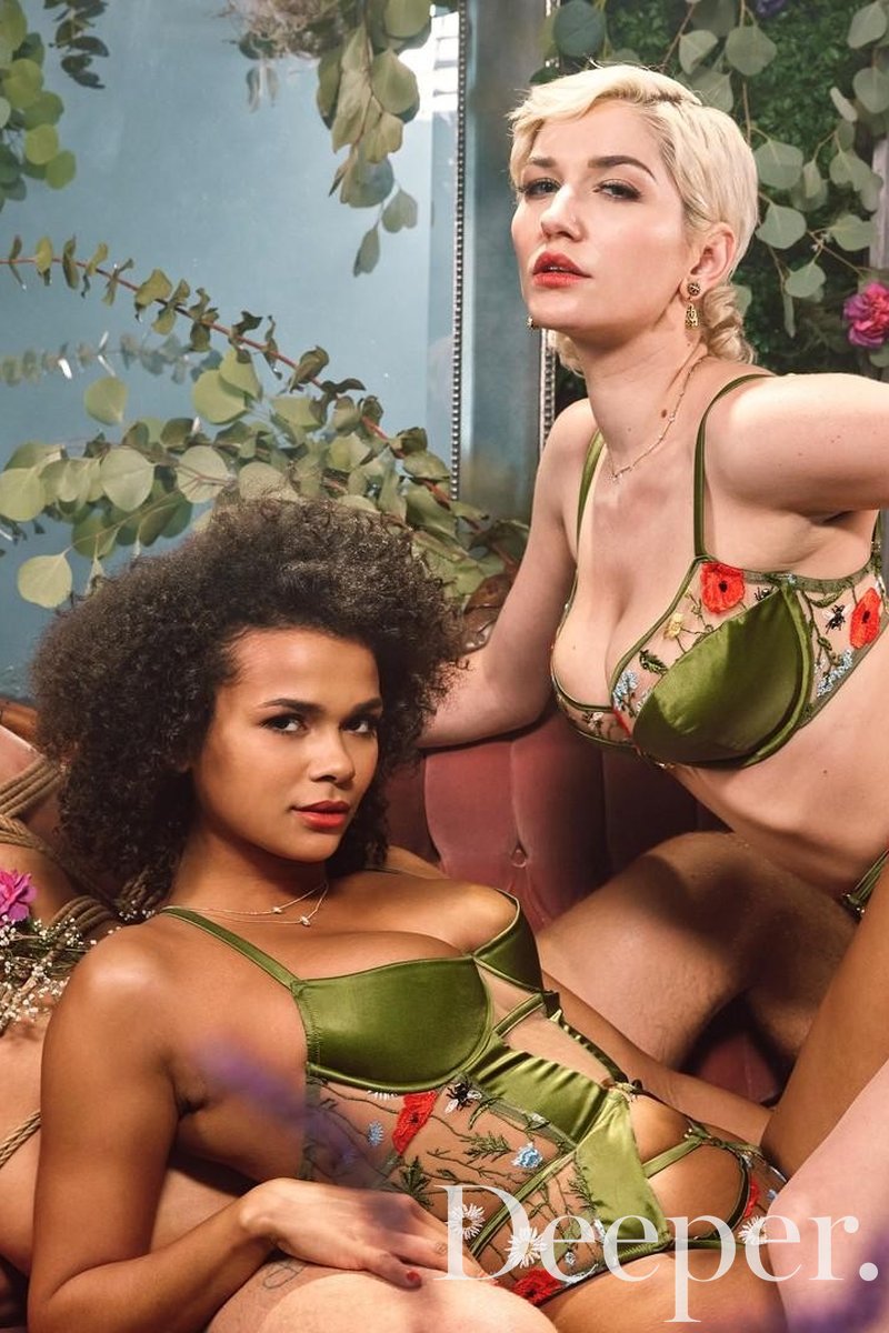 Wallflower - Screenshot 1 of 4 - Blowjob