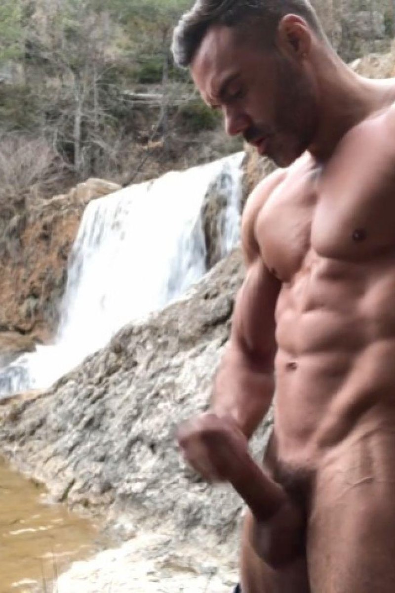Nature Wank - Screenshot 1 of 4 - Big Dick