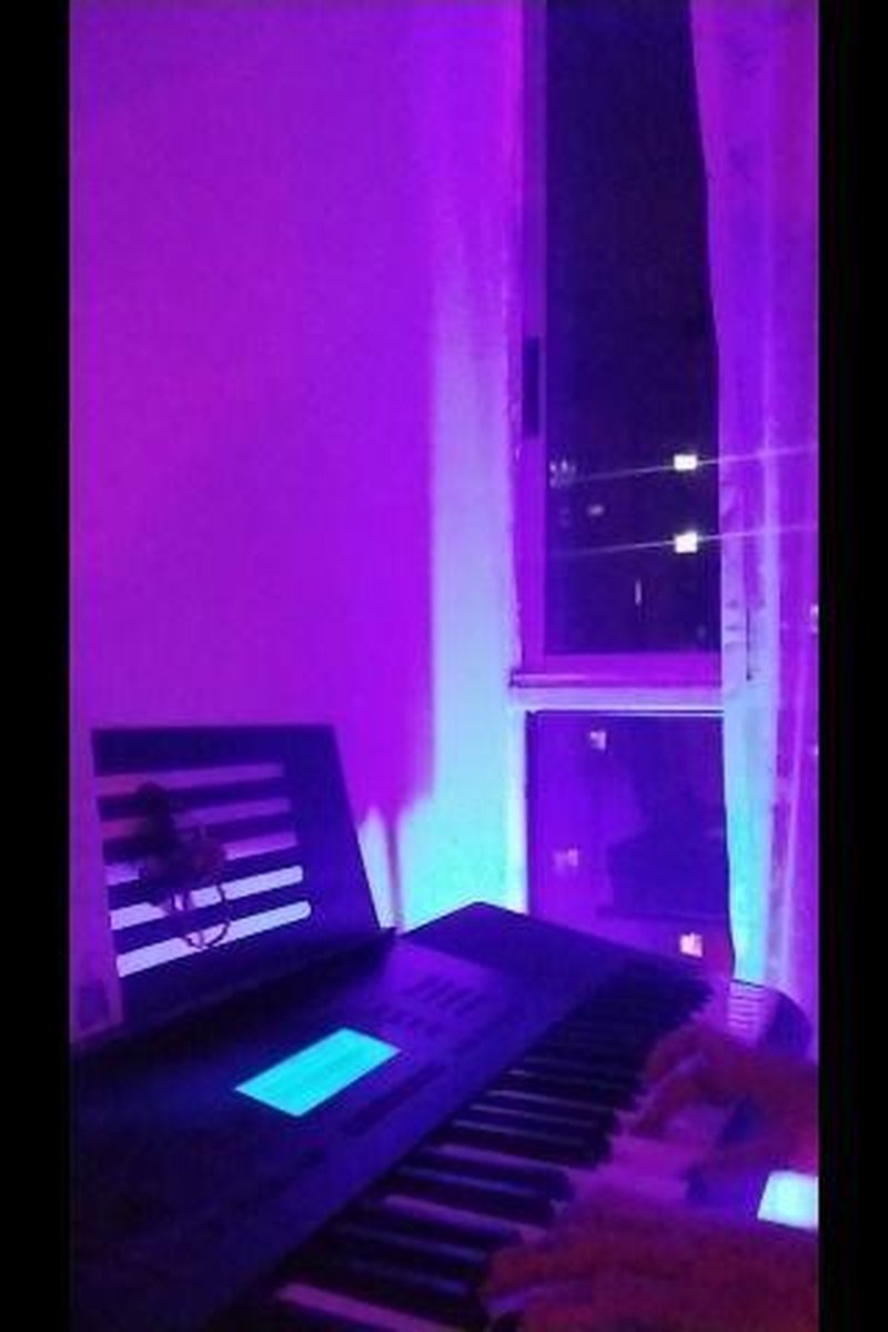 A Song - Screenshot 1 of 4 - Latin Woman