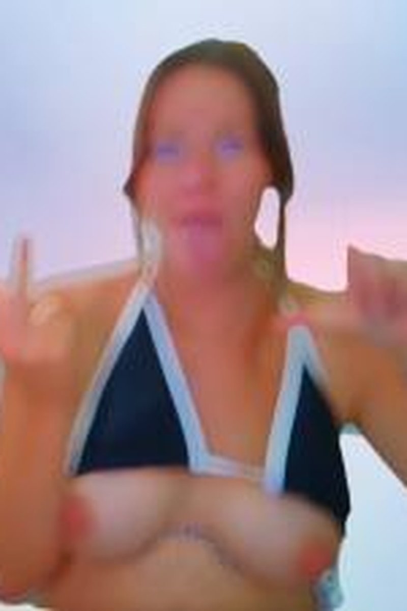 Ripped Off - Screenshot 1 of 4 - Femdom