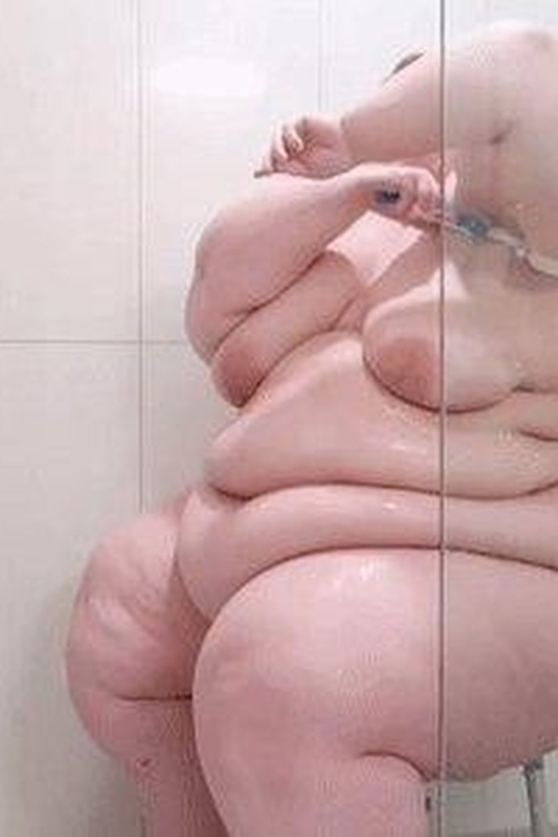 Super Obese Bathing Routine - Screenshot 1 of 4 - BBW