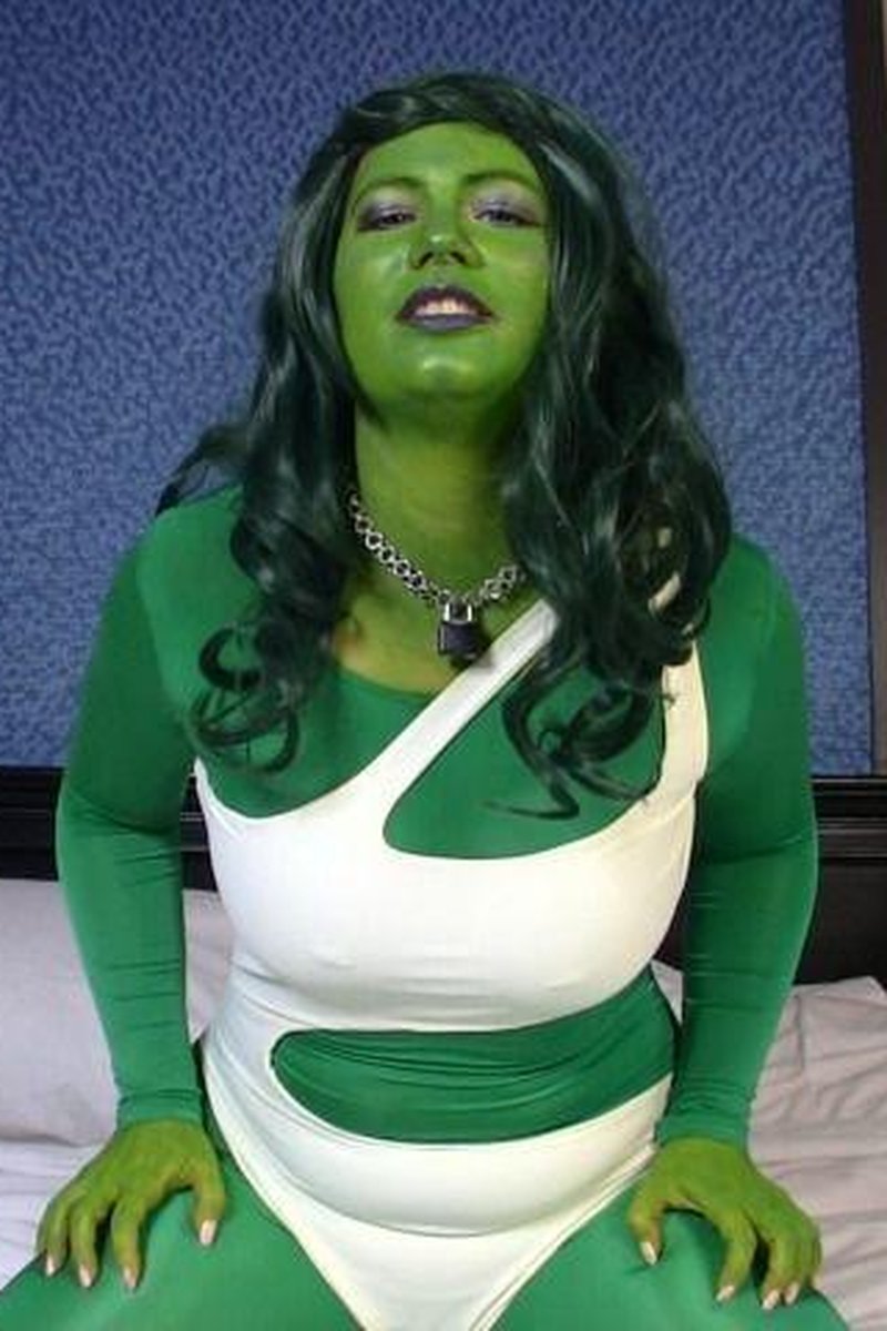 She-Hulk Devours You - Screenshot 1 of 4 - Cosplay