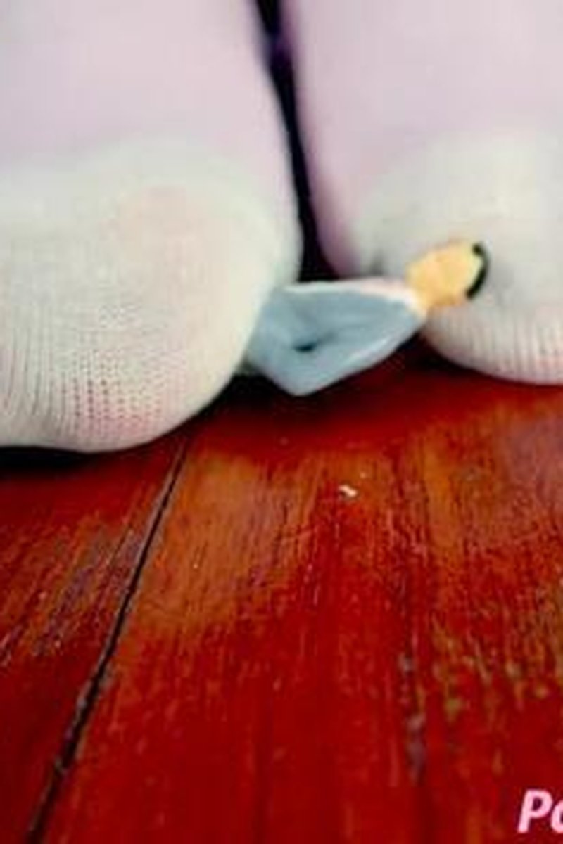 Step-Aunt's Stinky Sock Torment - Screenshot 1 of 4 - Boots