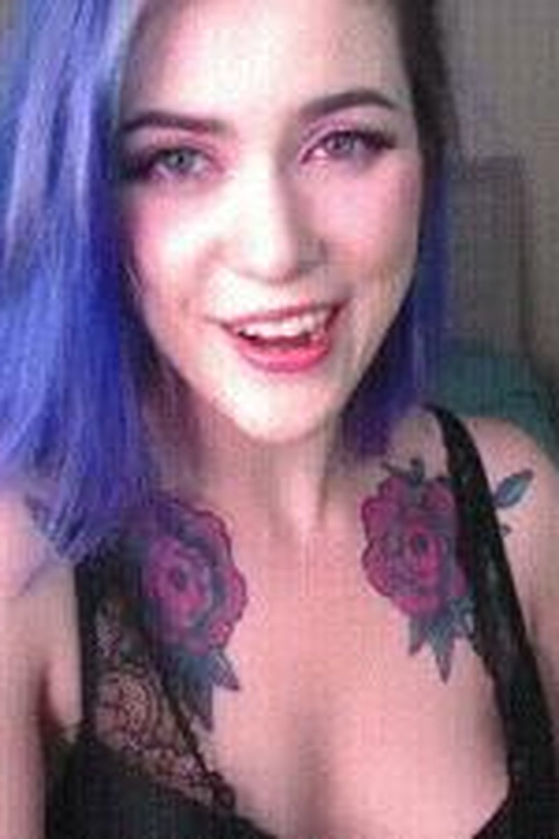 Hungry For Cocks - Screenshot 1 of 4 - Blowjob