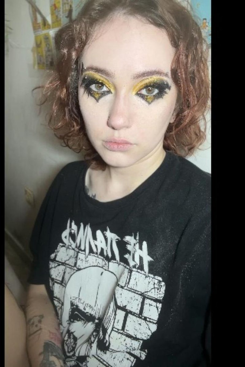 Make Up Disaster - Screenshot 1 of 4 - Alternative Girl