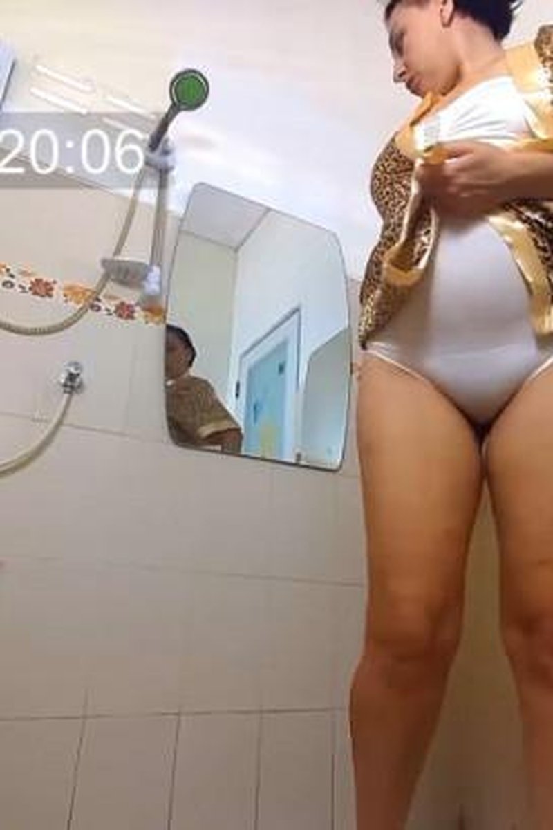 TP-manyvidsgoddessregina-90-1-free-sfw-my-evening-beauty-routine-bathroom-diary