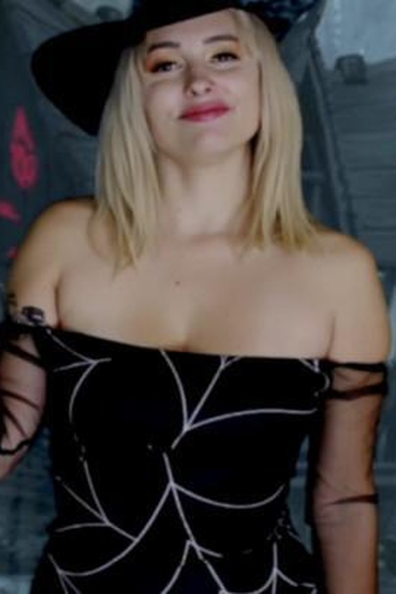 Sending Spell - Screenshot 1 of 4 - Big Tits