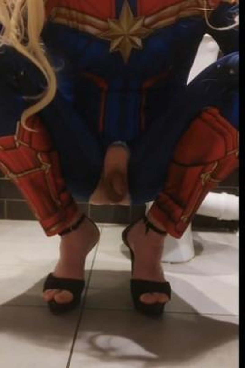 Captain Marvel - Screenshot 1 of 4 - Cosplay