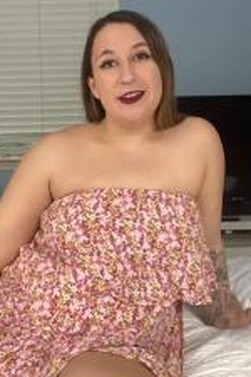 Strapon Surprise - Screenshot 1 of 4 - Anal Training
