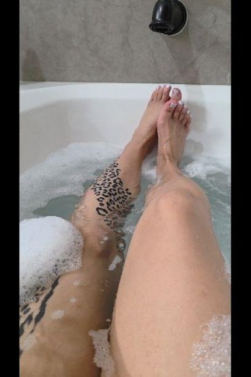 Bath Toes - Screenshot 1 of 4 - Bathroom