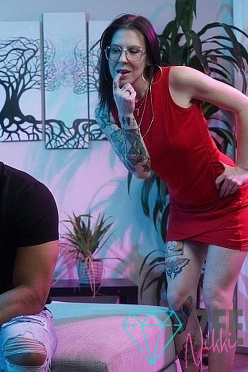 Stood Up - Screenshot 1 of 4 - Brown Hair