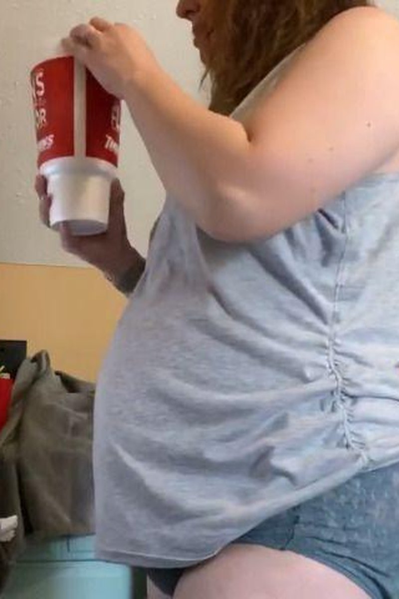 Quick Soda Bloat - Screenshot 1 of 4 - Belly Fetish