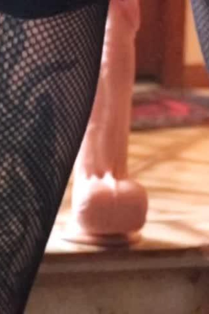 Dripping Wet - Screenshot 1 of 4 - MILF (30+)