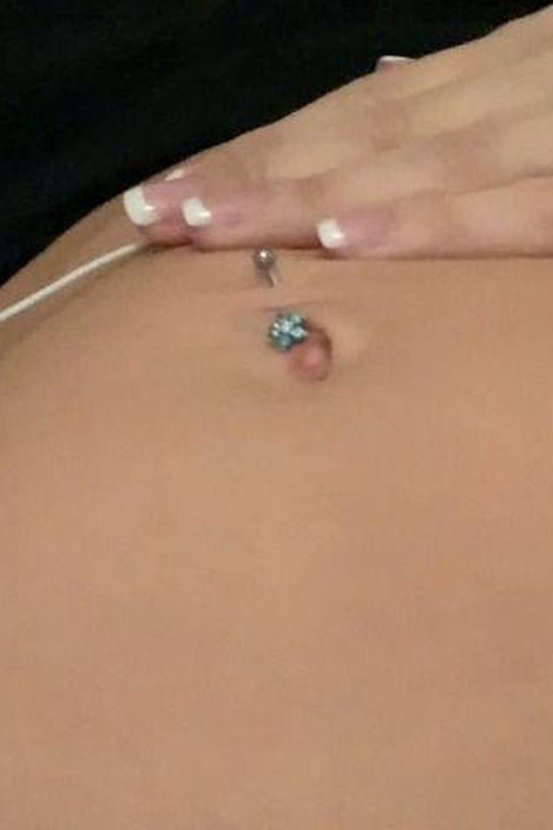 Alien Pregnancy - Screenshot 1 of 4 - Belly Fetish