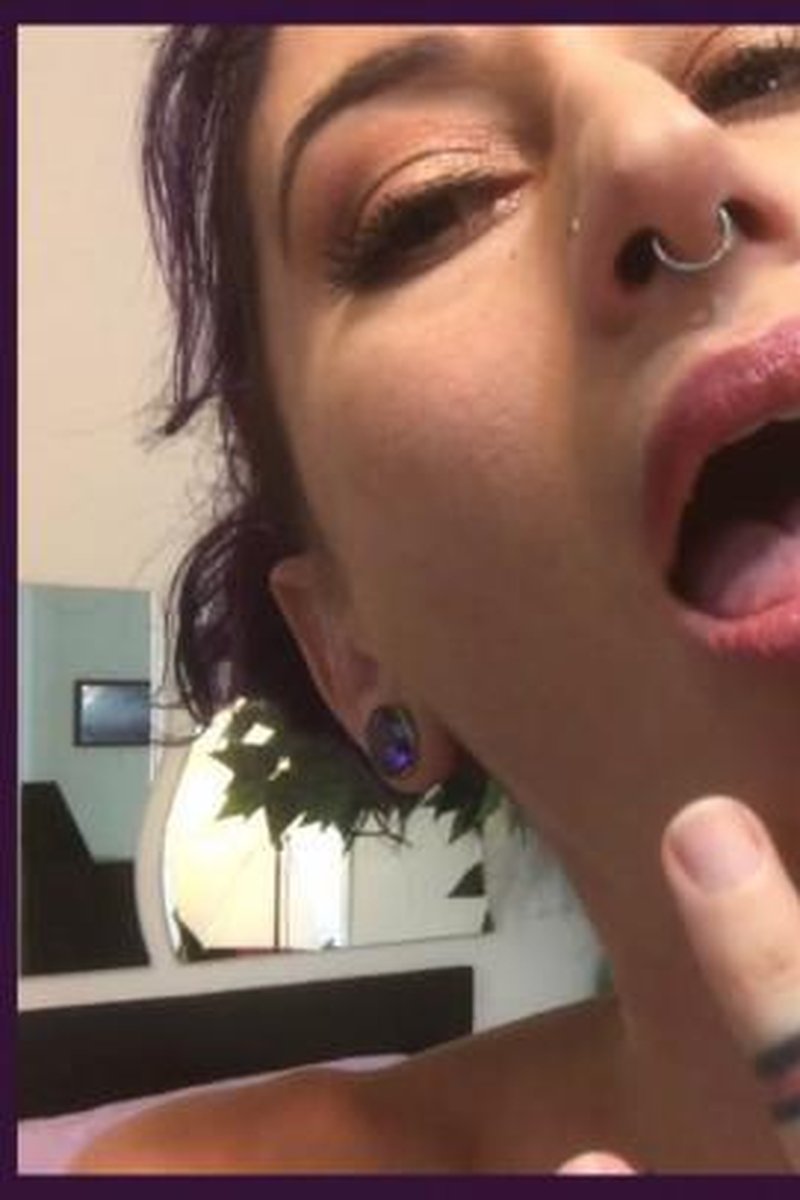 Pretty Mouth - Screenshot 1 of 4 - Fetish
