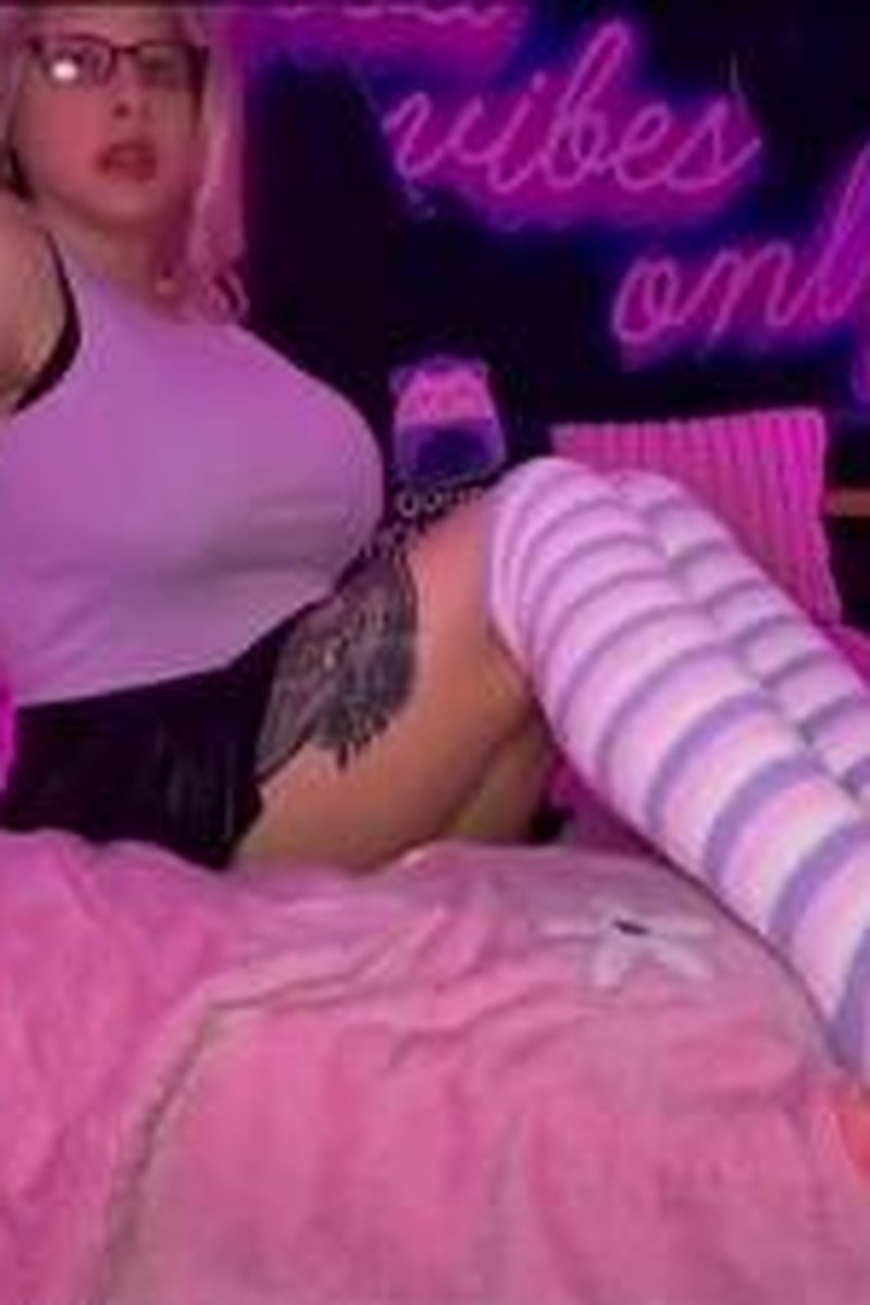 Beta Humiliation - Screenshot 1 of 4 - Babes