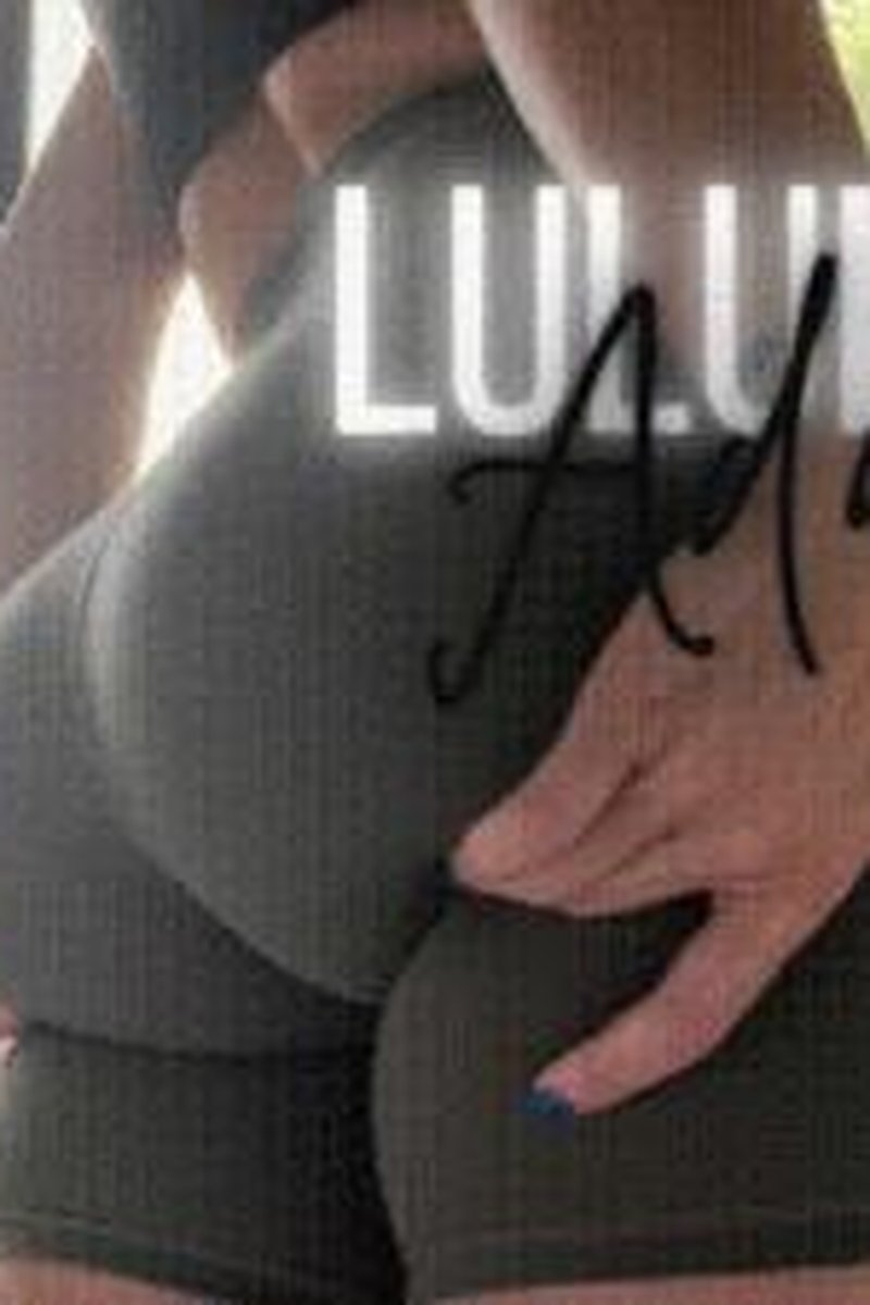 Lululemon Addict - Screenshot 1 of 4 - Ass Fetish