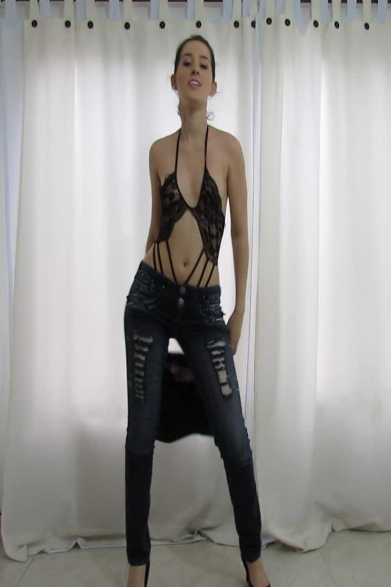Hottie - Screenshot 1 of 4 - Cum Play