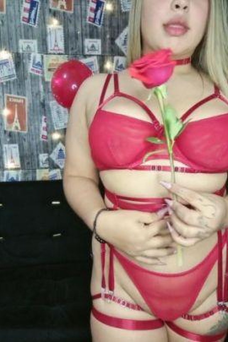 Valentine Date - Screenshot 1 of 4 - Ass Fetish