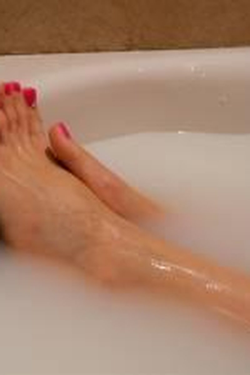 Milk Bath - Screenshot 1 of 4 - Foot Fetish