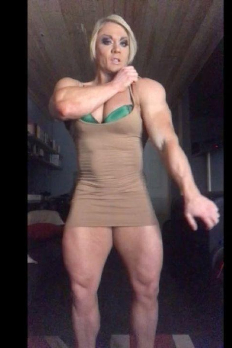 Clothes Too Small - Screenshot 1 of 4 - Dress
