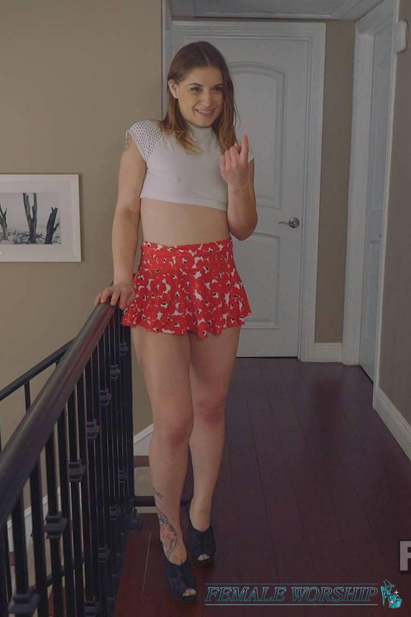 #424 - Screenshot 1 of 4 - Fallon West