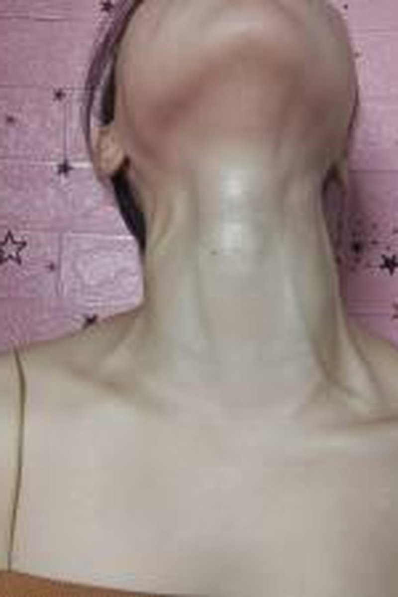 Shiny Neck - Screenshot 1 of 4 - Neck Fetish