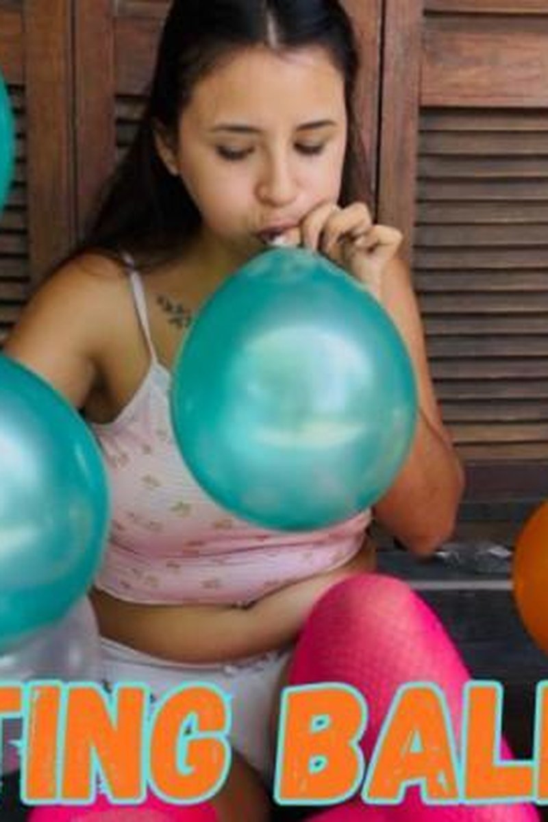 Inflating Balloons Of All Colors - Screenshot 1 of 4 - Balloon Fetish