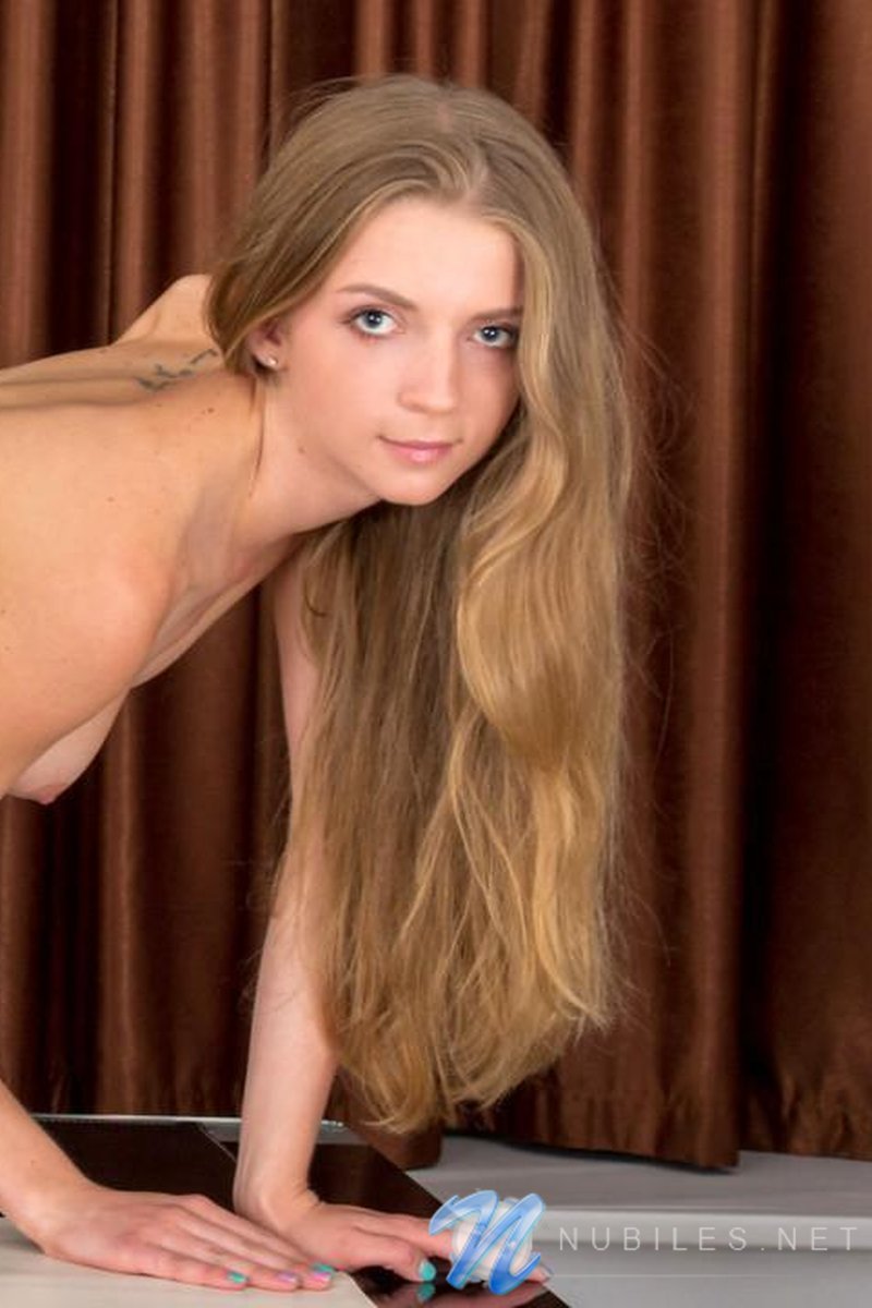 Tall and Thin - Screenshot 1 of 4 - Brown Hair