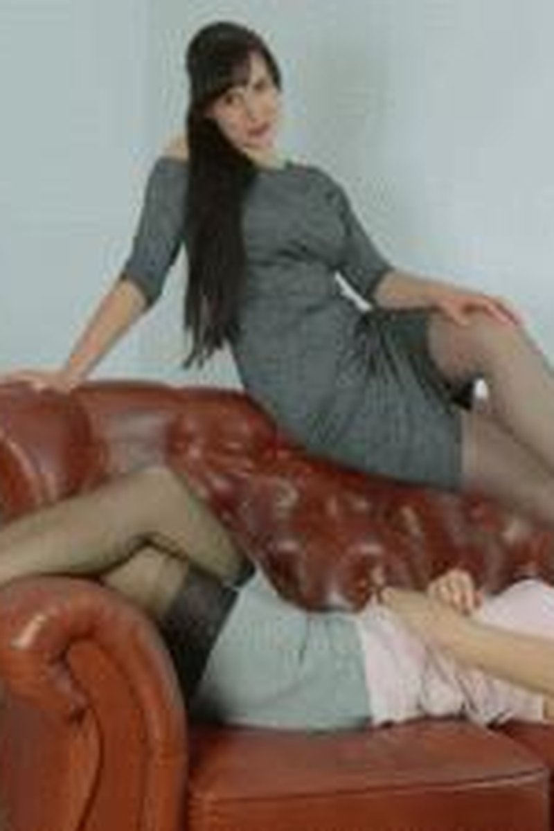 TP-iwantclipspolishmistress-helena-below-feet-of-weronika-polish-language-hd-1920x1080