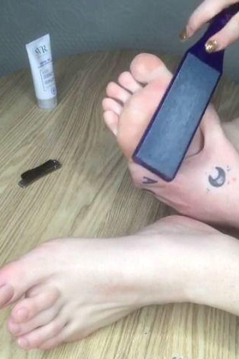 Pedicure - Screenshot 1 of 4 - Foot Fetish