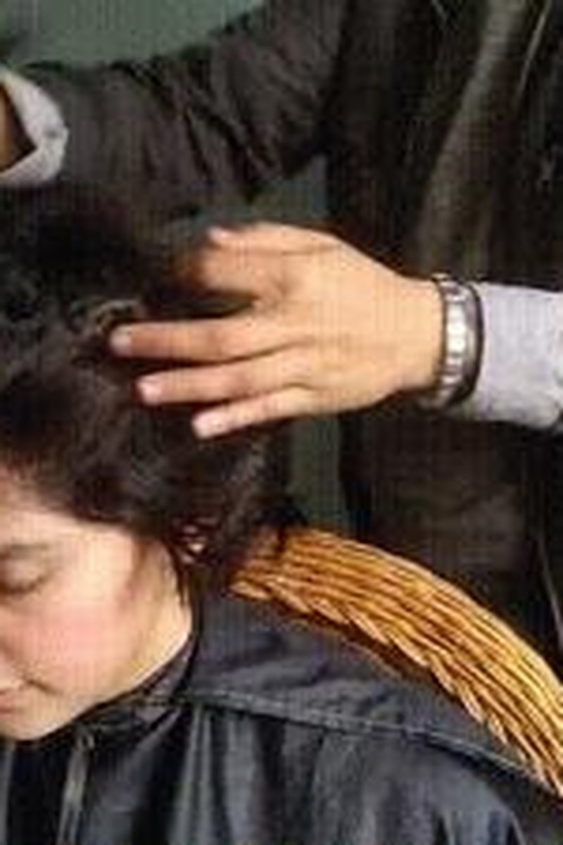 Getting A Buzz Cut! - Screenshot 1 of 4 - Amateur