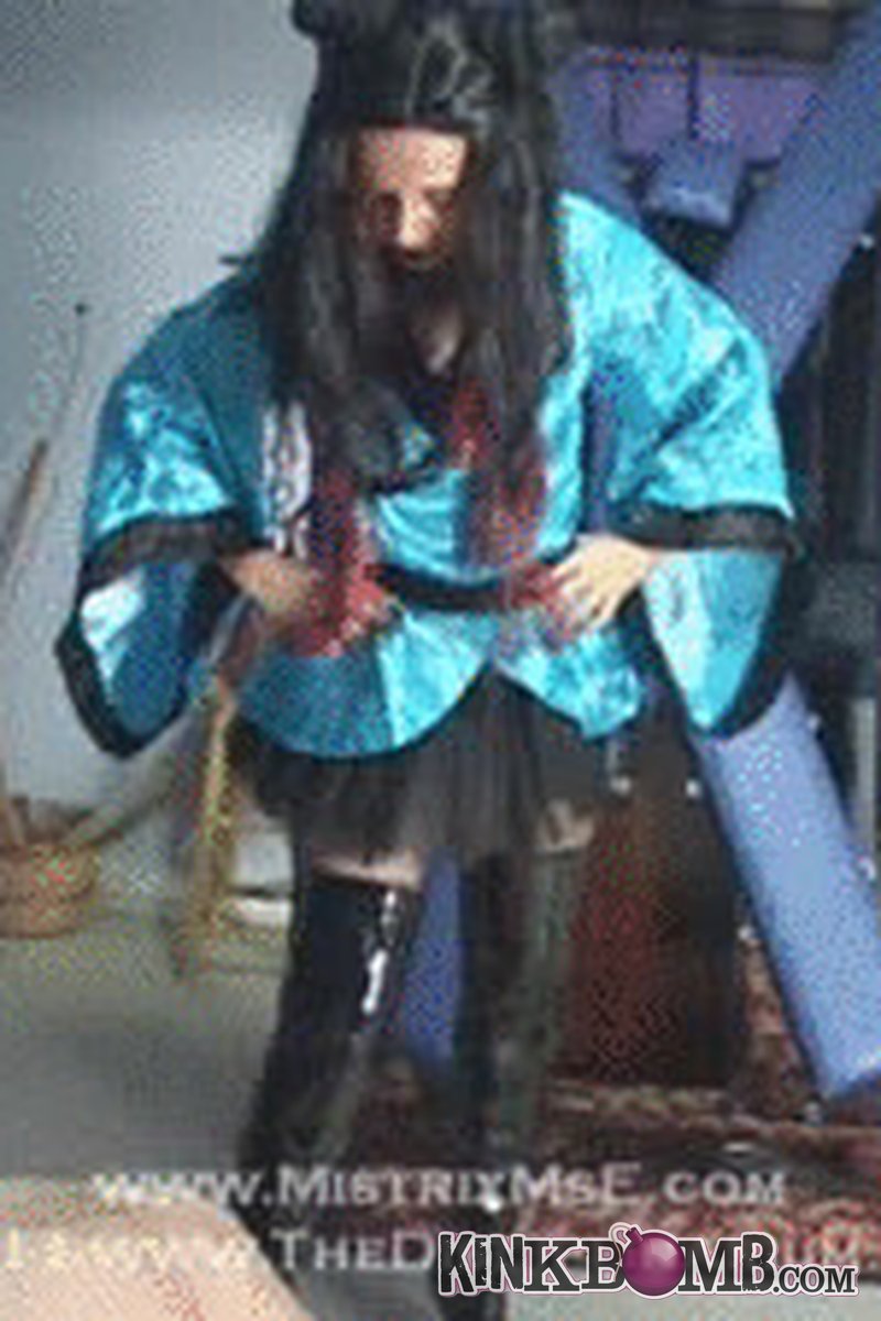Mistrix Ms Es Disciplinarium: Geisha Boot Worship - Screenshot 1 of 4 - Boots