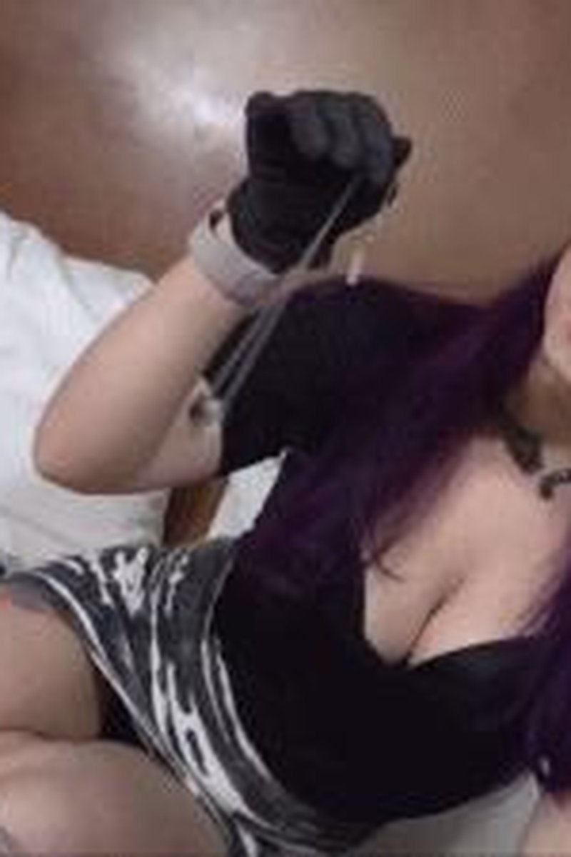 Surrender - Screenshot 1 of 4 - Captive